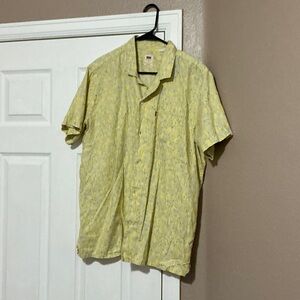Levi's Light Yellow Casual Button Down Shirt